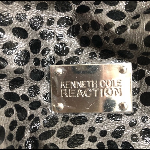 Kenneth Cole Reaction Animal Print Cosmetic Bag - Picture 3 of 3